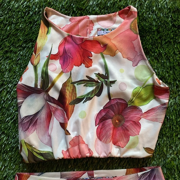 Carol Ginter. Set of two pieces.  Flower pattern. Good quality exclusive design - Picture 11 of 12